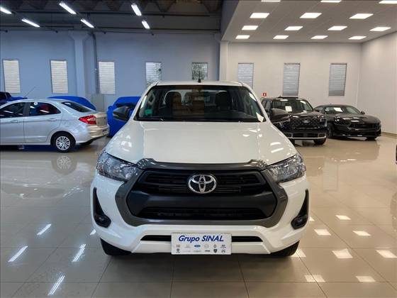 TOYOTA HILUX 2.8 D-4D TURBO DIESEL CD SR 4X4 AUTOMÁTICO